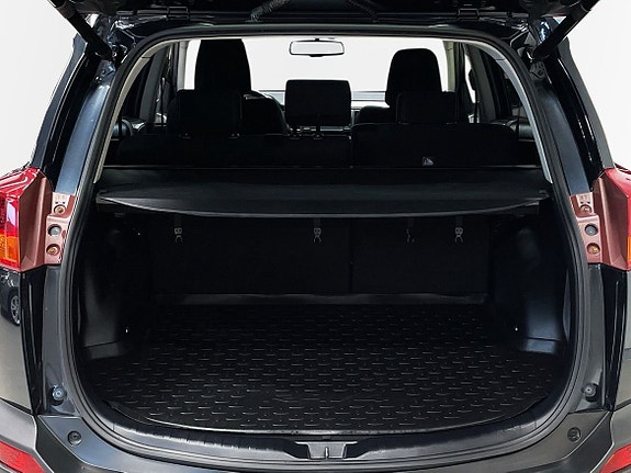 Toyota RAV4 6 of 10