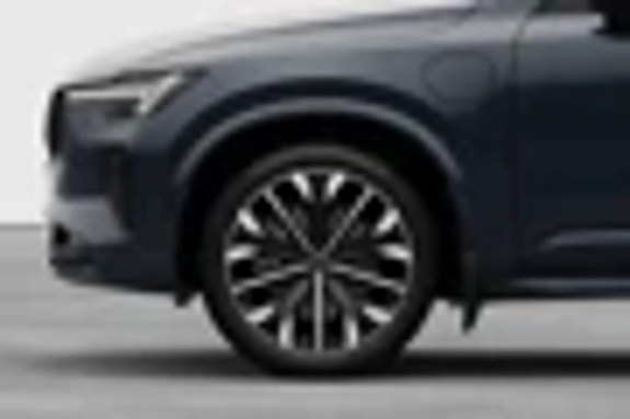 Volvo XC90 2 of 15