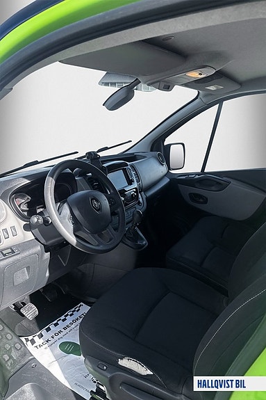 Renault Trafic 9 of 12