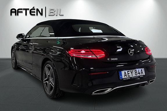 Mercedes-Benz C300 9 of 27