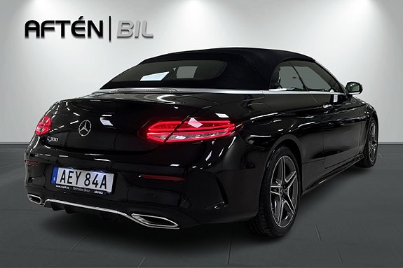 Mercedes-Benz C300 7 of 27
