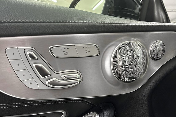 Mercedes-Benz C300 22 of 27