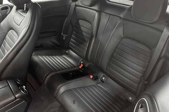 Mercedes-Benz C300 19 of 27