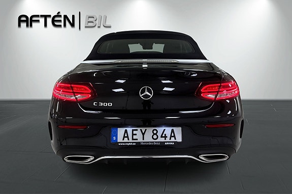 Mercedes-Benz C300 8 of 27
