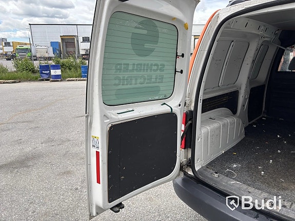Volkswagen Caddy Maxi 16 of 27