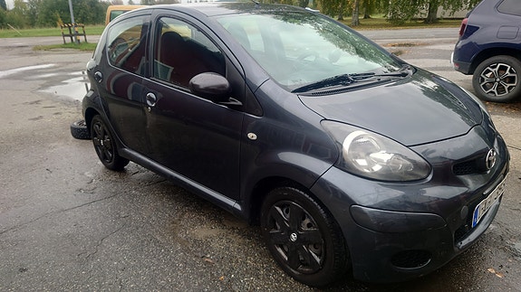 Toyota Aygo 3 of 15