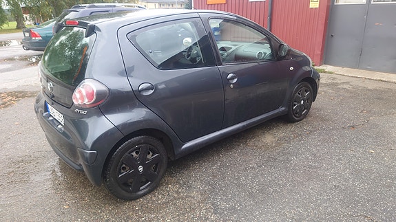 Toyota Aygo 4 of 15
