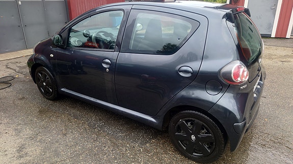 Toyota Aygo 6 of 15