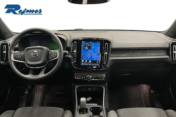 Volvo EX40 7 of 18