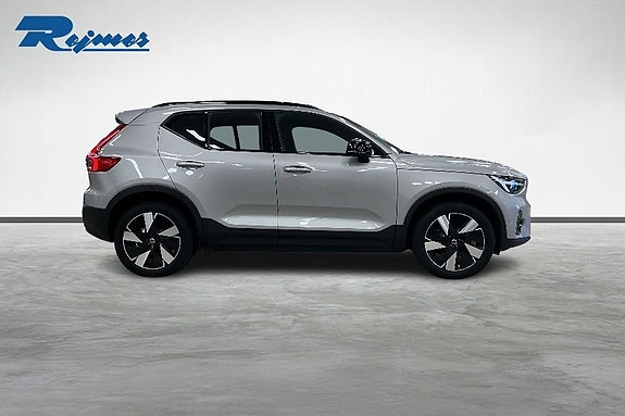Volvo EX40 16 of 18