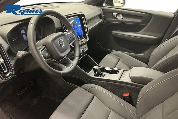 Volvo EX40 6 of 18