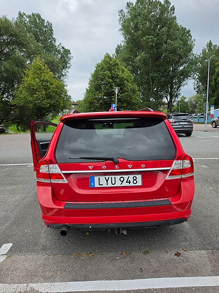 Volvo V70 4 of 10