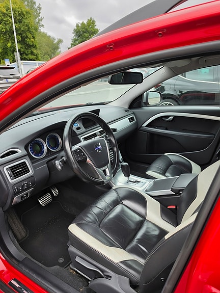 Volvo V70 3 of 10