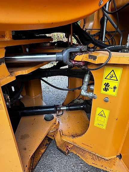 CASE 721 F XT 20 of 24
