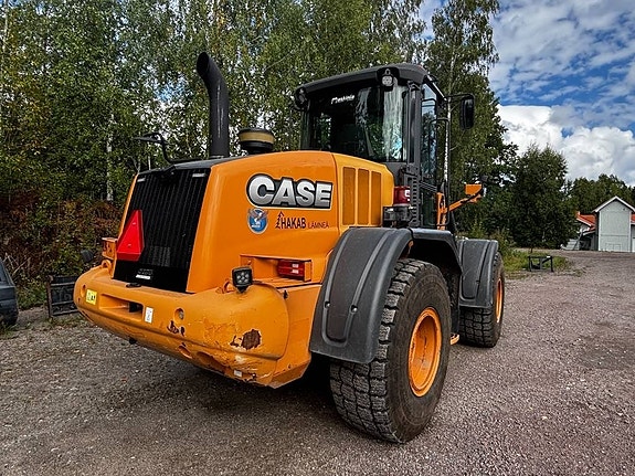 CASE 721 F XT 3 of 24