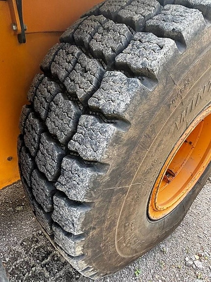CASE 721 F XT 16 of 24