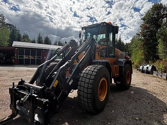 CASE 721 F XT 7 of 24