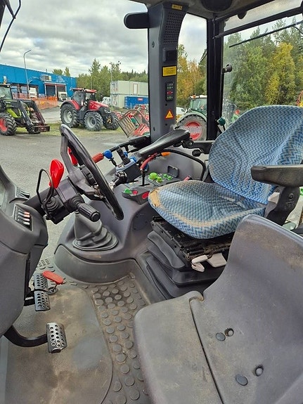 Deutz-Fahr Agrotron 105 4WD 11 of 12