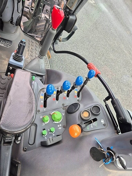 Deutz-Fahr Agrotron 105 4WD 12 of 12