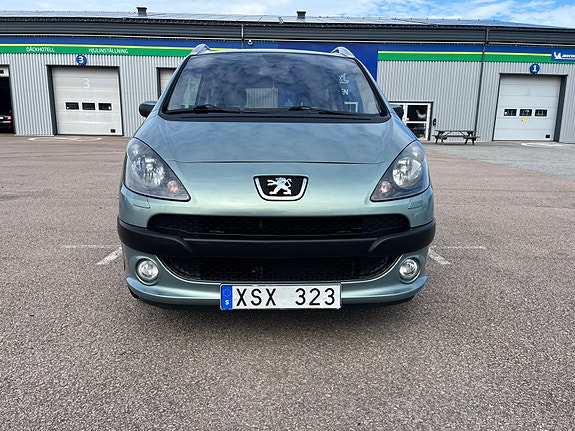 Peugeot 1007 2 of 8