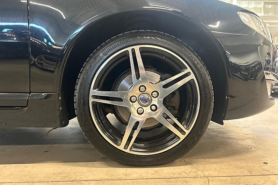 Volvo V70 11 of 28