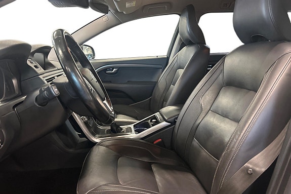 Volvo V70 13 of 28