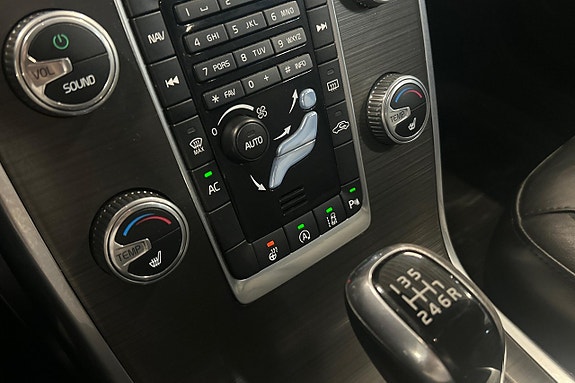 Volvo V70 21 of 28