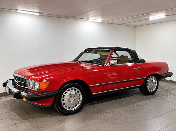 Mercedes-Benz 560 SL 3 of 7