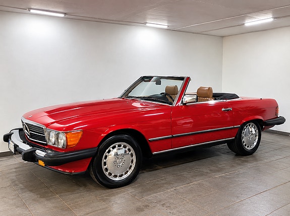Mercedes-Benz 560 SL 2 of 7