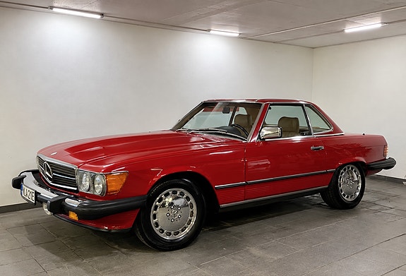 Mercedes-Benz 560 SL 4 of 7