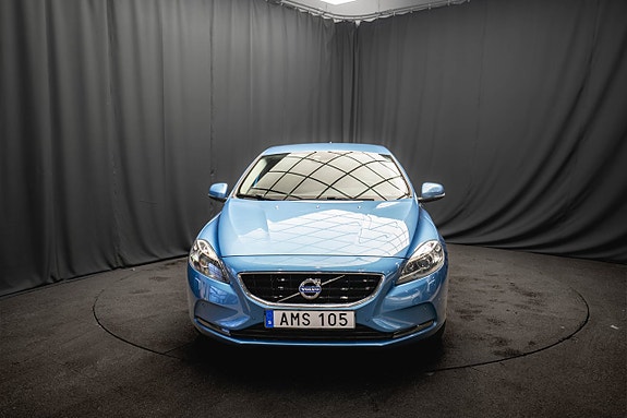 Volvo V40 3 of 27