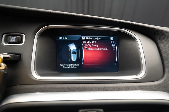 Volvo V40 18 of 27