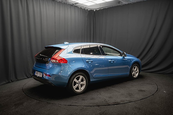 Volvo V40 6 of 27