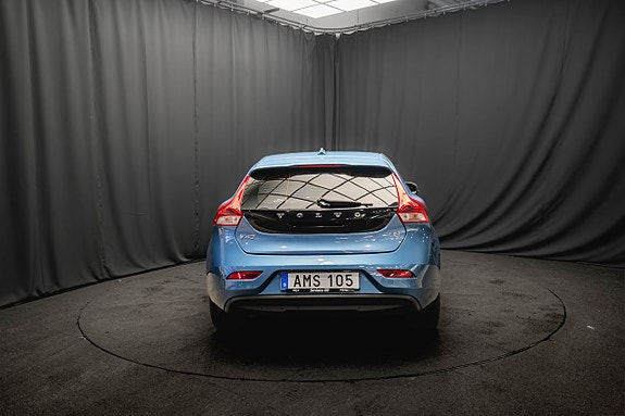 Volvo V40 7 of 27