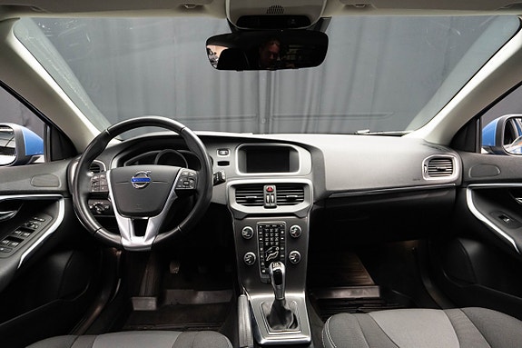 Volvo V40 14 of 27