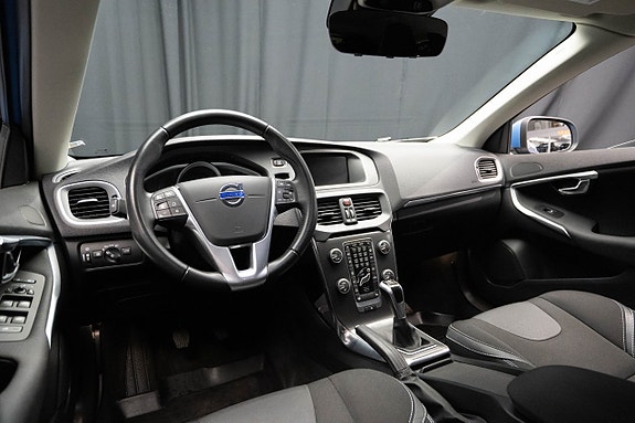 Volvo V40 10 of 27