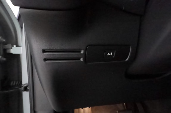 Volvo XC40 11 of 26