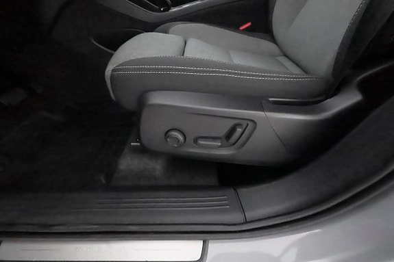 Volvo XC40 16 of 26