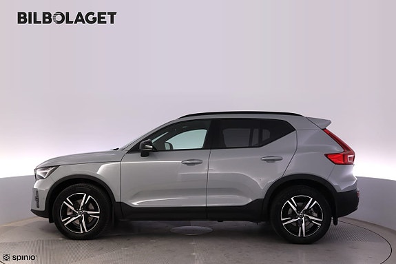 Volvo XC40 2 of 26