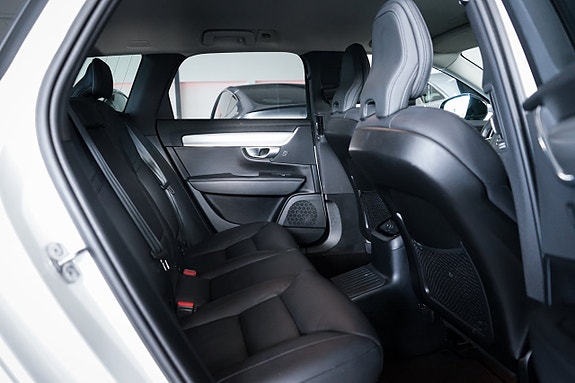 Volvo V90 26 of 29