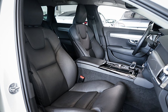 Volvo V90 25 of 29