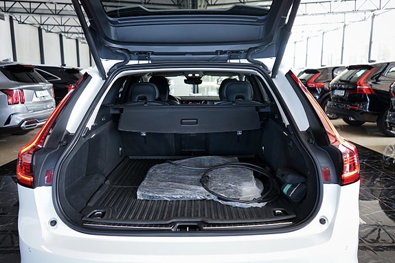 Volvo V90 27 of 29