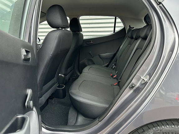 Hyundai i10 23 of 26