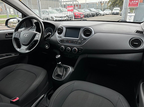 Hyundai i10 15 of 26