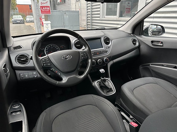 Hyundai i10 8 of 26