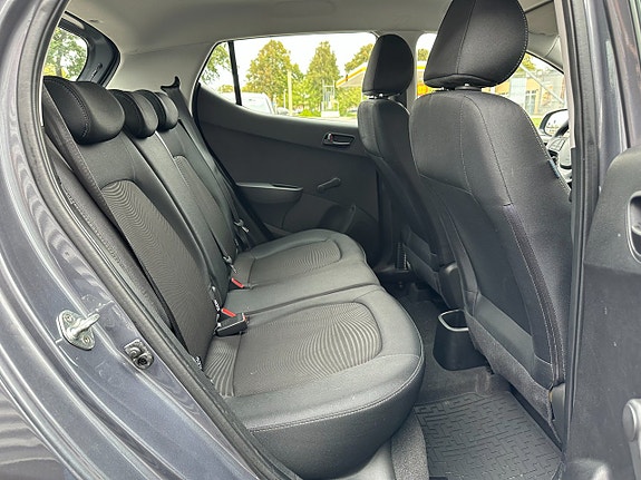 Hyundai i10 24 of 26