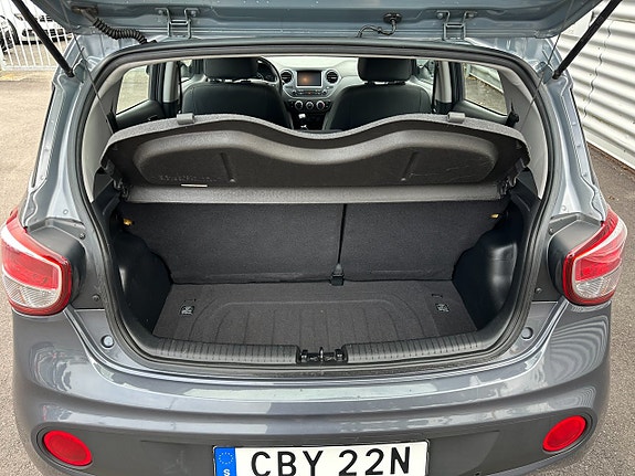 Hyundai i10 25 of 26