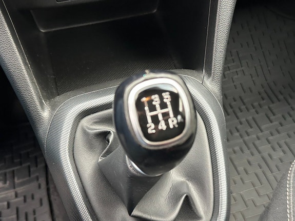 Hyundai i10 10 of 26