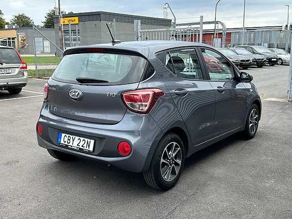 Hyundai i10 5 of 26