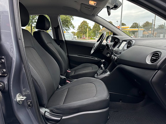 Hyundai i10 16 of 26